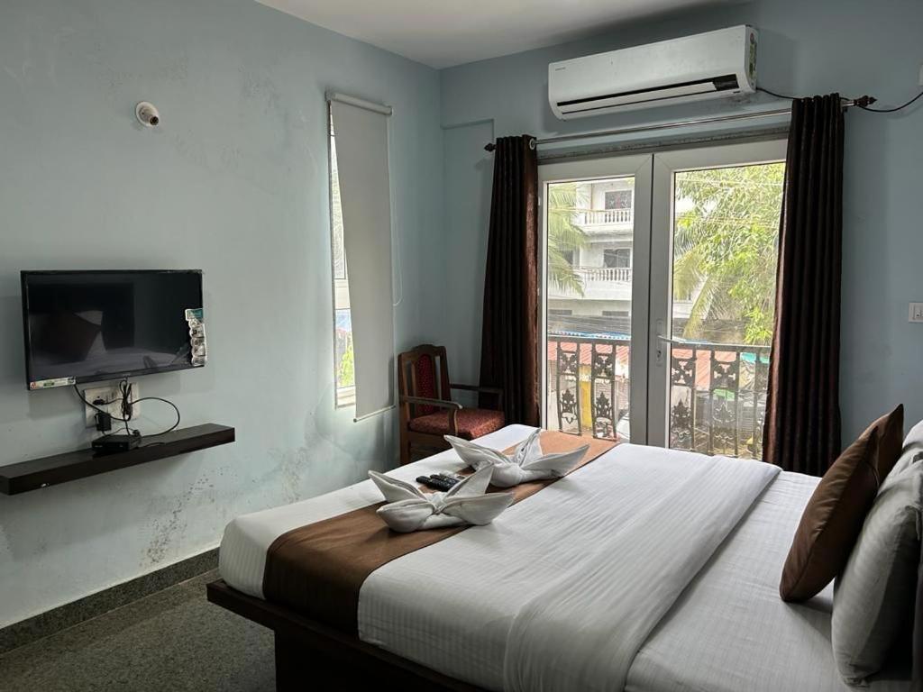 Empire Hotel 2*