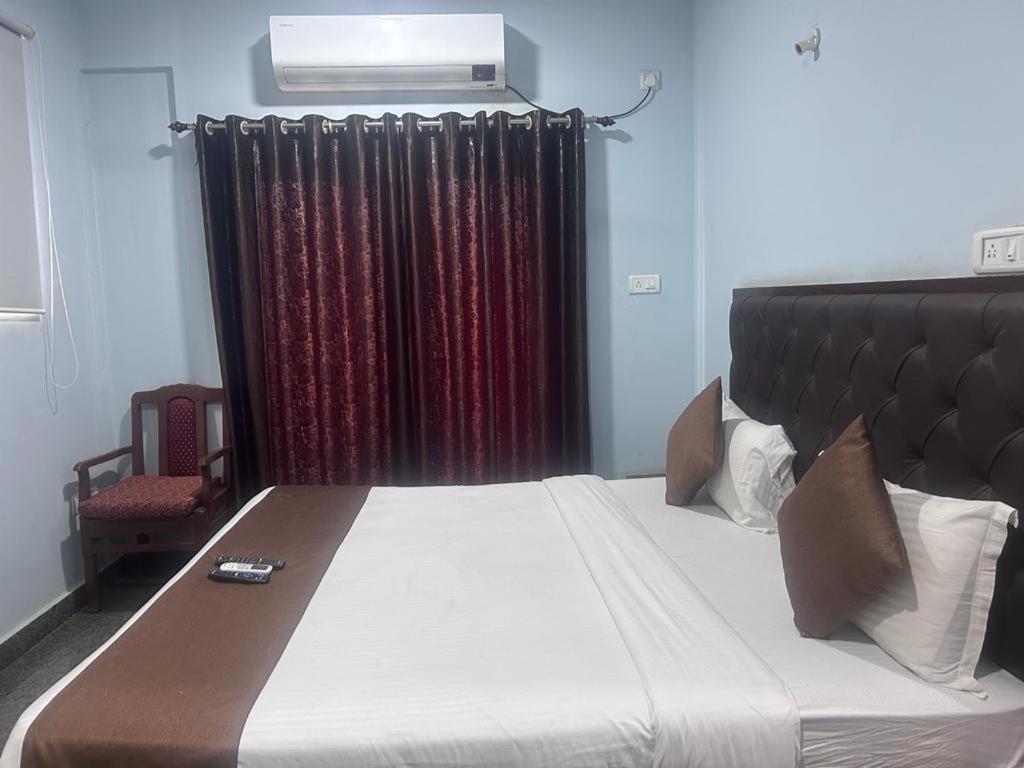 Empire Hotel